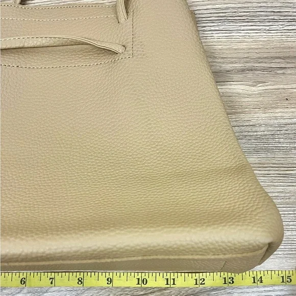 8 OTHER‎ REASONS Vegan Leather Slouchy Bucket Bag - Picture 4 of 10